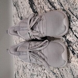 Women's Size 8 Adias CloudFoam